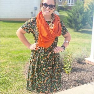 🎃LULAROE Fall Rose Vine Pumpkin Pattern T-Shirt Dress Hi-Low Women’s Medium [M]